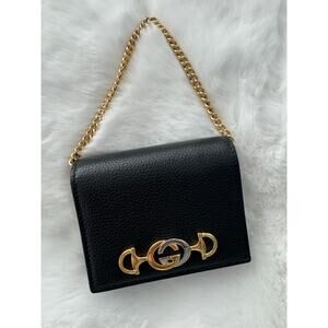 Gucci Zumi Compact Chain Card Case – Black Leather Wallet on Chain